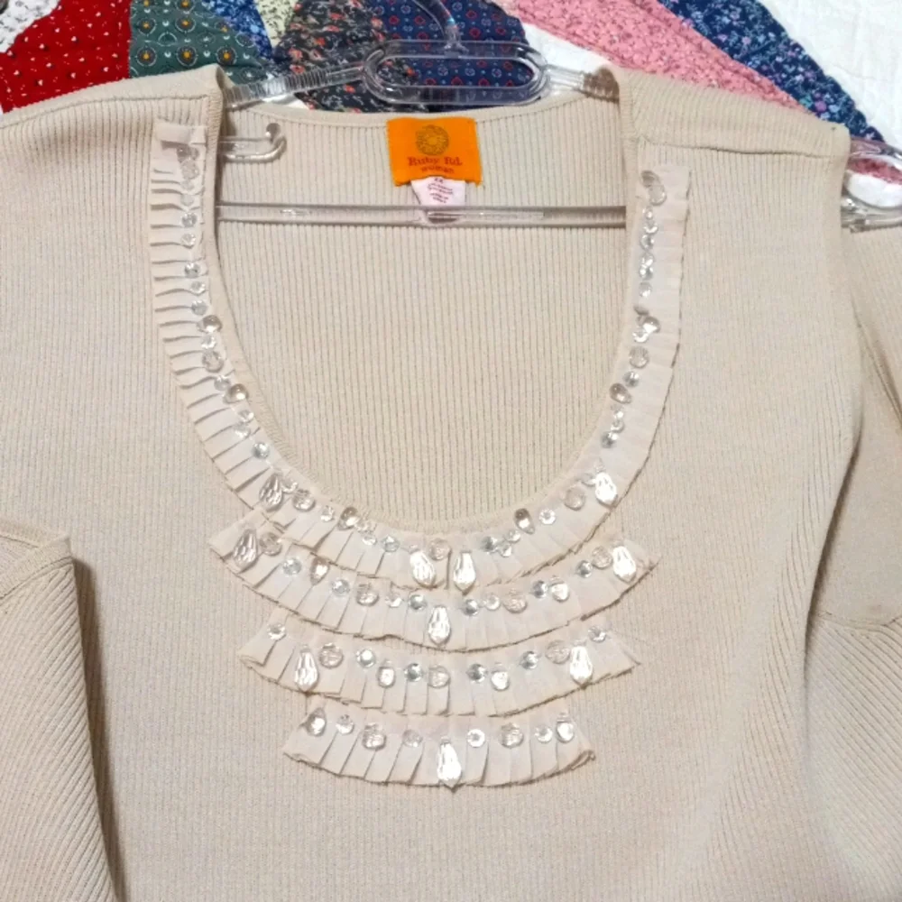 Ruby Rd. Embellished Tan Top Size 2X - Picture 3 of 5
